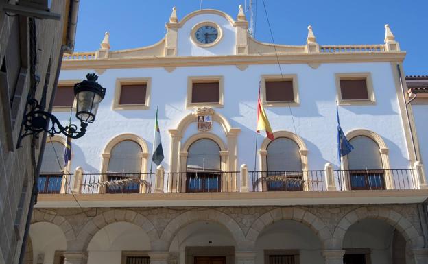 El Ayuntamiento oferta dos plazas de auxiliar administrativo