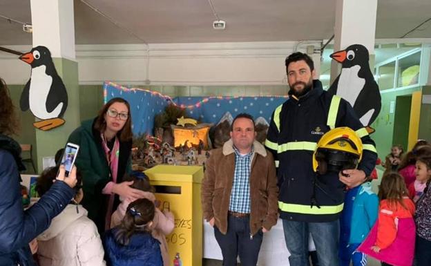 El cartero real visita el colegio Ejido