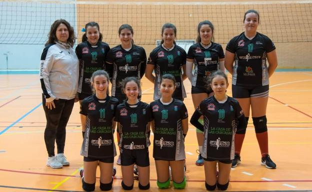 El Voleibol Jaraíz femenino infantil comienza el año líder
