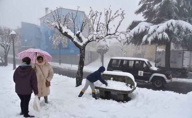 El 112 activa la alerta por nieve en el norte de Cáceres