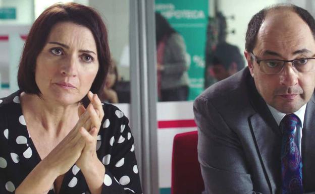Estreno en el teatro-cine Avenida de la película 'Bajo el mismo techo'