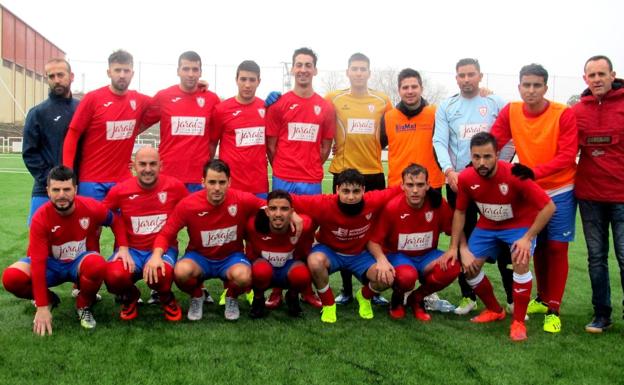El campo de césped artificial y el nuevo entrenador dan suerte al Jaraíz