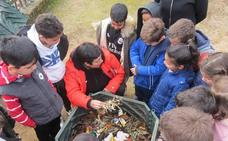 Los alumnos del Gregoria Collado aprenden a convertir restos orgánicos en abono