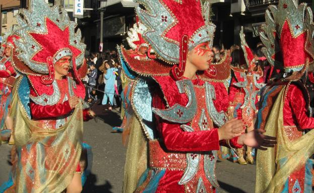 El entierro de la sardina pone punto y final al Carnaval