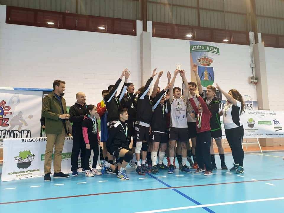El Voleibol Jaraíz juvenil masculino, subcampeón de Extremadura