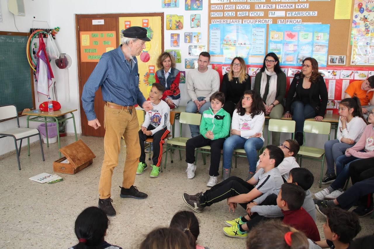 Cursos y talleres para fomentar la escritura y el hábito de leer entre niños y jóvenes