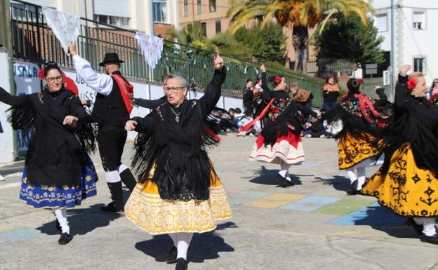 Rondallas, visitas guiadas, espectáculo infantil y musical, hoy en la Feria Agroalimentaria