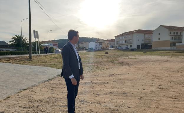 El Ayuntamiento destina un solar frente al polideportivo para una residencia de mayores
