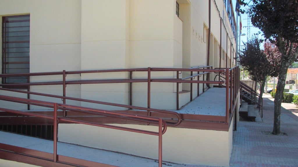 El pabellón municipal es ya accesible tras las obras realizadas