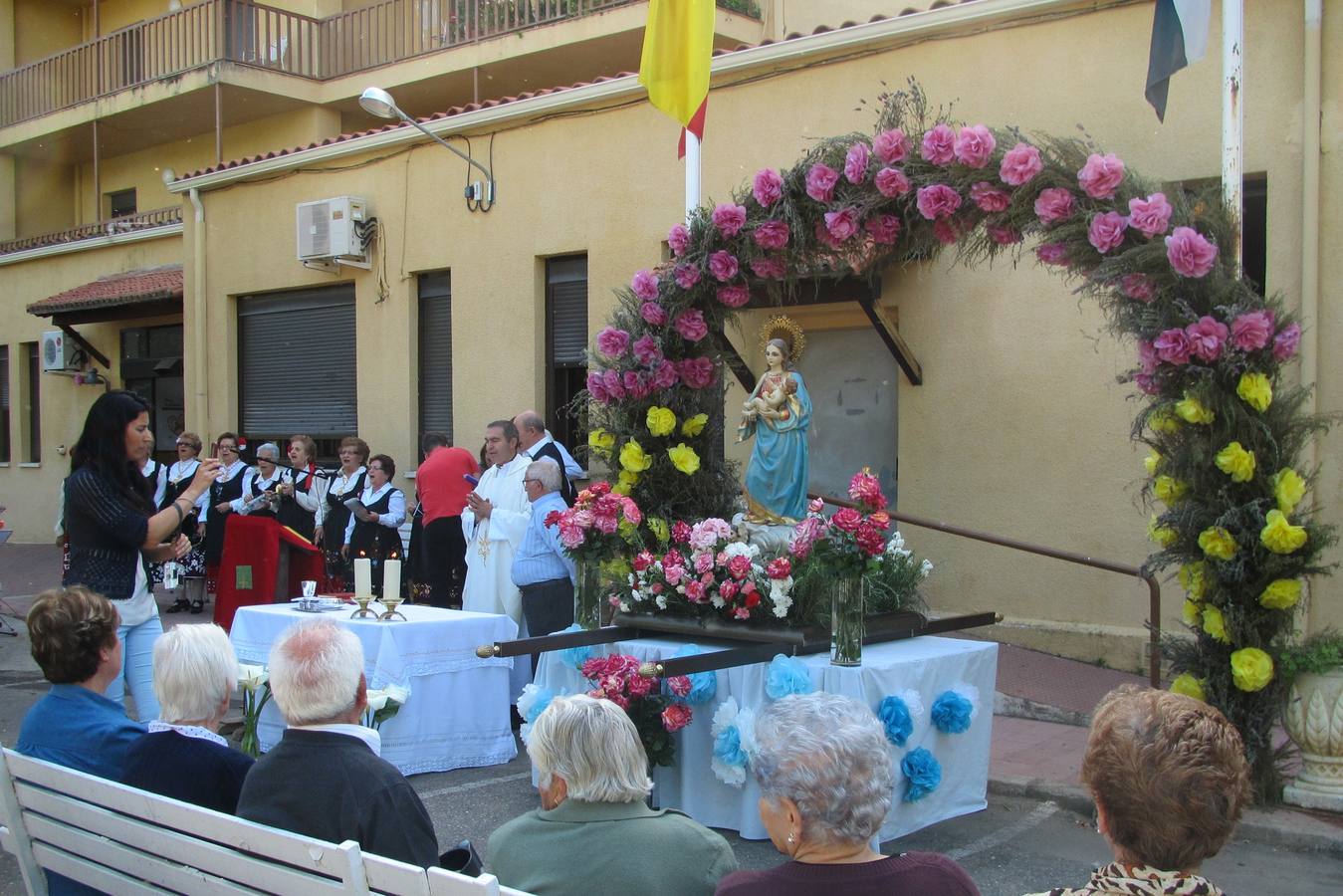 La Patrona visita la residencia de mayores