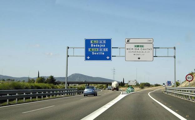 Investigan al conductor de un autobús que circulaba drogado por la autovía de Extremadura con destino a Jaraíz