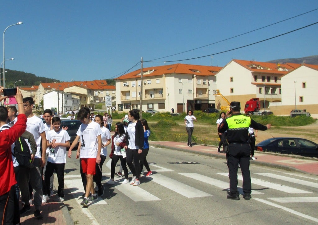El Ayuntamiento oferta dos plazas de agente y una de oficial de la Policía Local