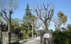El Ayuntamiento cierra el parque Los Bolos por el riesgo de caída de árboles por viento