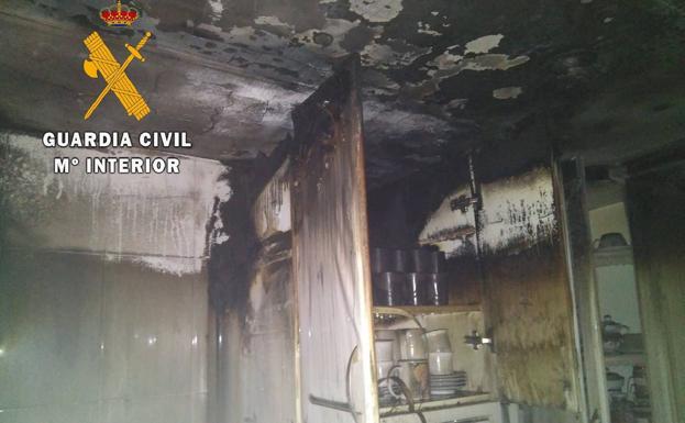 La Guardia Civil rescata a dos ancianas de una vivienda en llamas en Jaraíz de la Vera