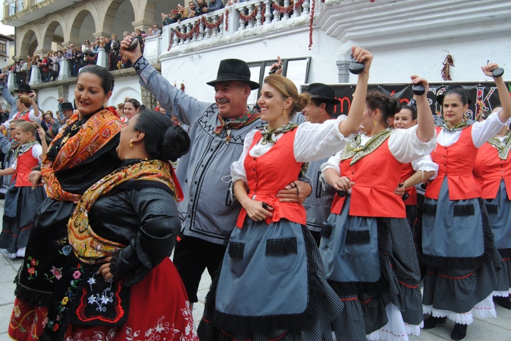 Jaraíz recupera sus raíces con Pimentón Folk