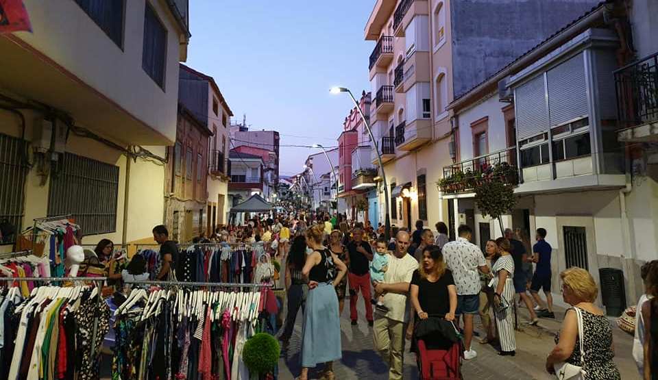El Ayuntamiento promueve la creación de una asociación de comerciantes y hosteleros