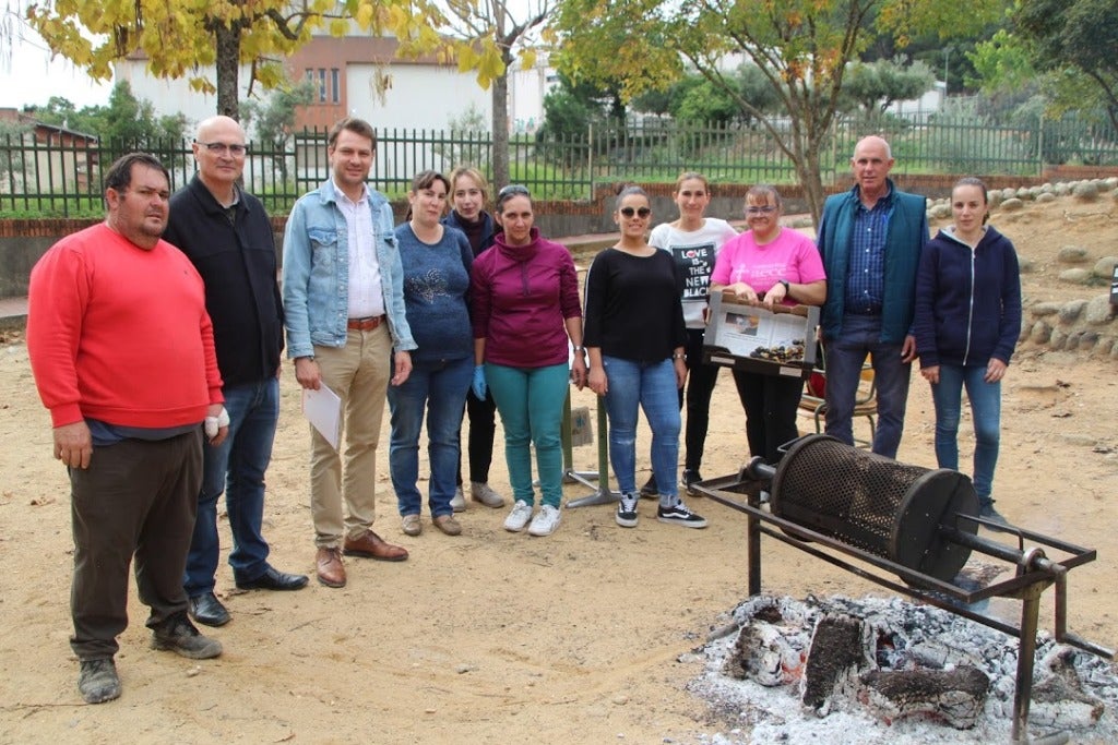 El Gregoria Collado celebra la tradicional castañada