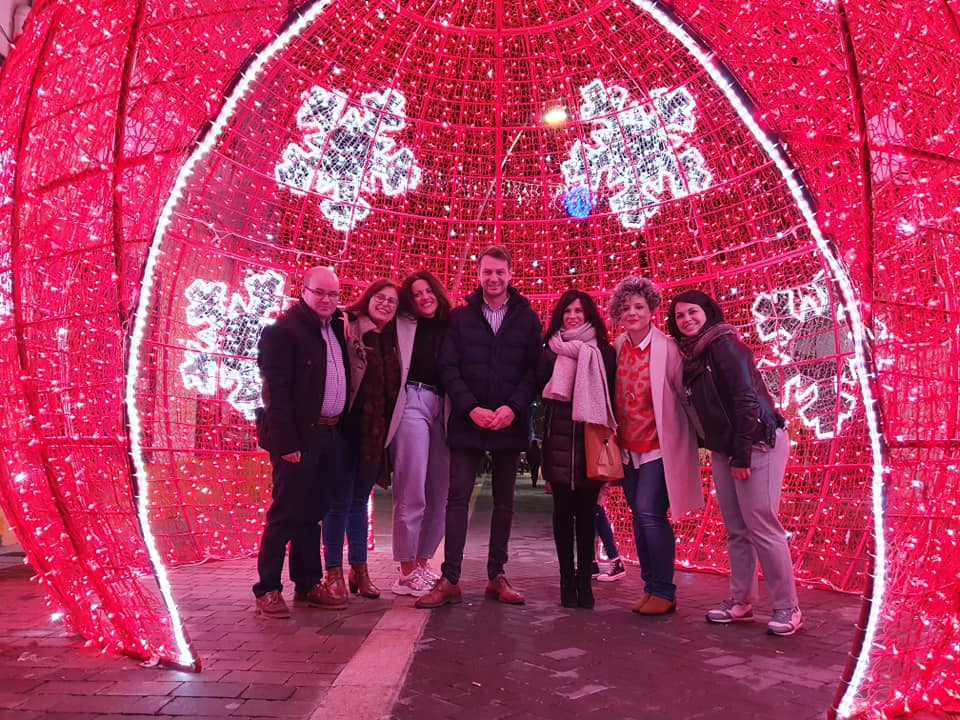 La bola gigante navideña, la atracción del fin de semana