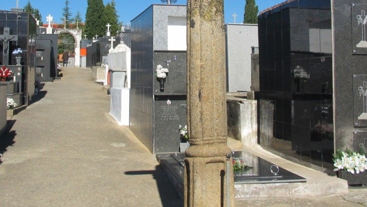 Hoy llegan los restos mortales del expárroco Joaquín Jiménez para ser inhumados