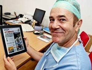 El oftalmólogo jaraiceño Ángel Sánchez Trancón realiza teleconsultas gratuitas