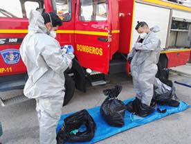Los bomberos desinfectan la residencia de la Asociación Vera Plena Inclusión