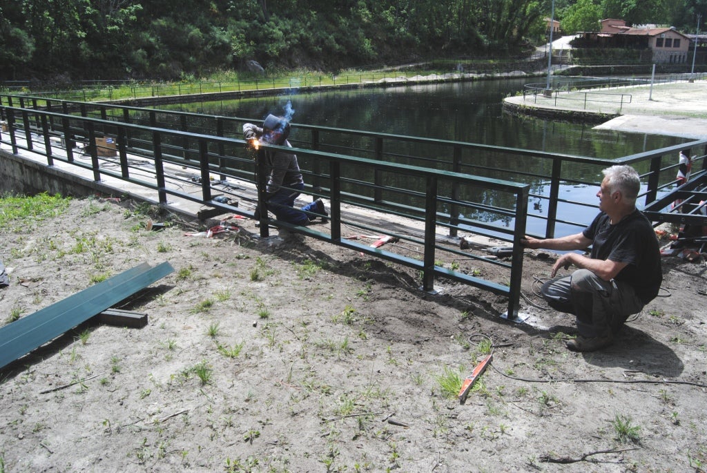 El Ayuntamiento repara los daños que las lluvias de diciembre causaron en el Lago