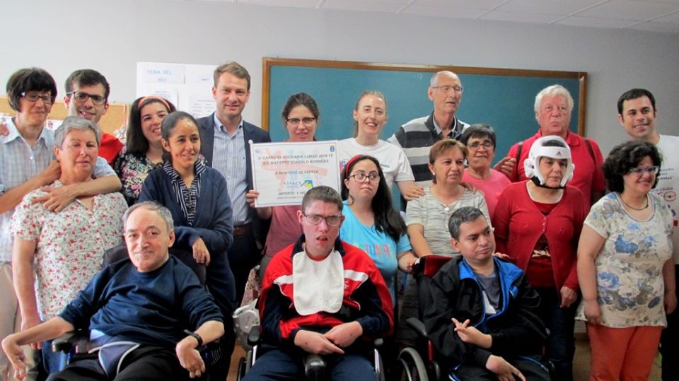 El Ayuntamiento desinfecta las instalaciones exteriores de Aspace