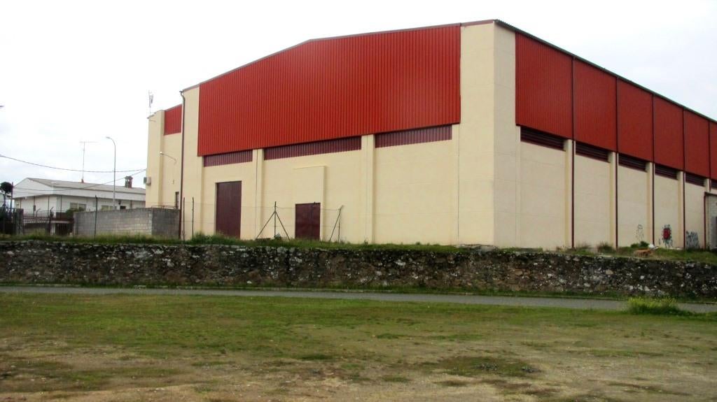 Adjudicada la construcción de un escenario en el polideportivo municipal