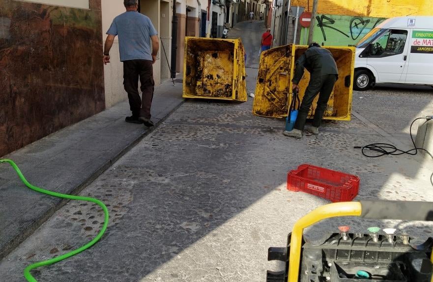 Continúa la campaña de limpieza y desinfección de los contenedores