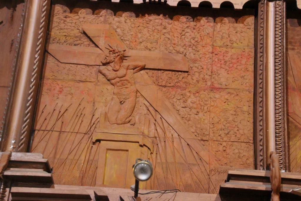 El viacrucis de la iglesia de Santa María, una joya actual de arte intemporal