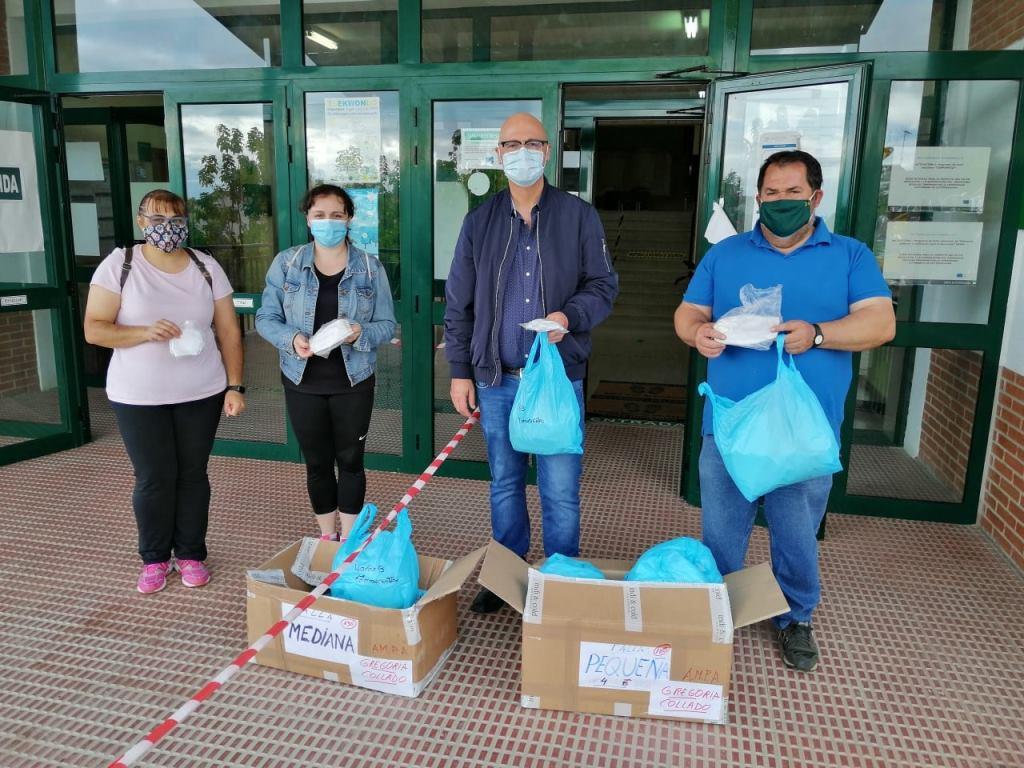 Entrega de mascarillas al colegio Gregoria Collado