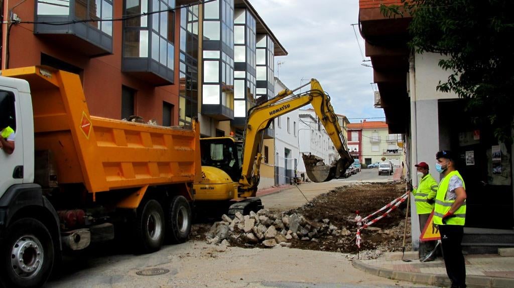 Las obras de pavimentación de la calle Santander, en marcha