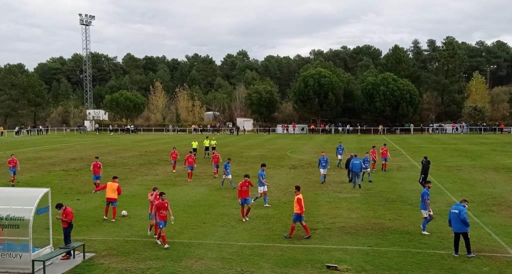 El Jaraíz vence al Talayuela en su campo por un gol a cero