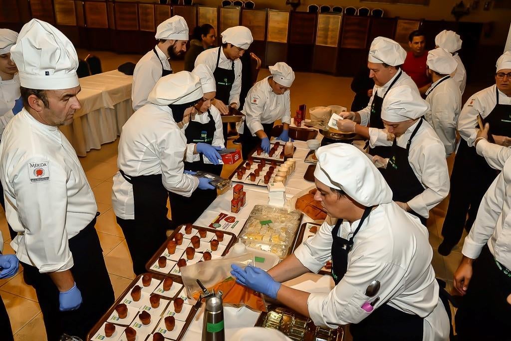 Exhibición de los alumnos de la Escuela Superior de Hostelería y Agroturismo de Extremadura