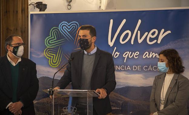 El Cáceres CB forma parte de la campaña turística 'Volver a lo que amas', de la Diputación