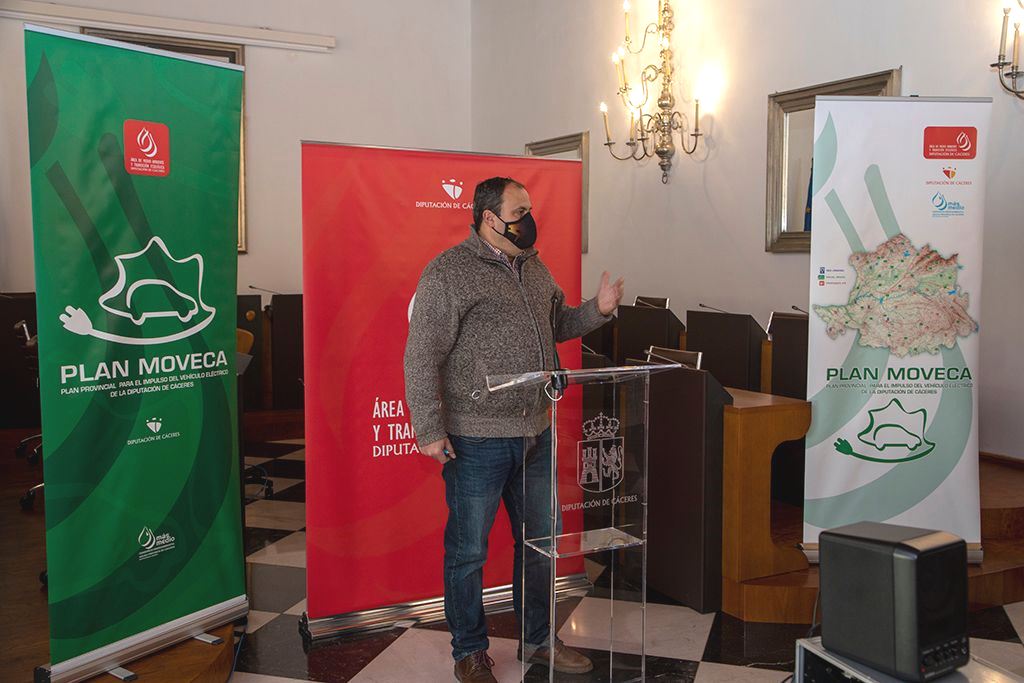 La Diputación de Cáceres presenta la red de electrolineras de la provincia