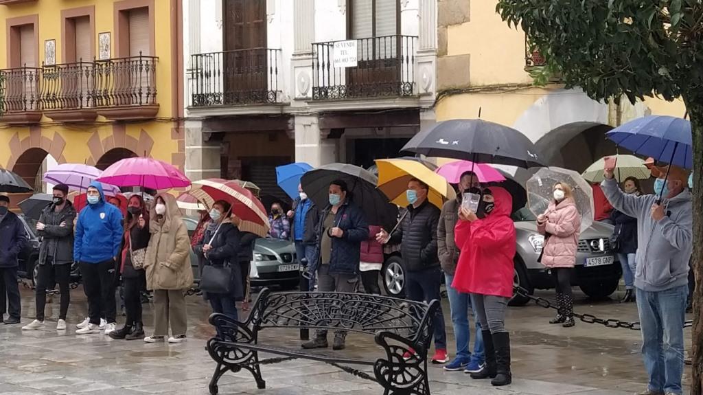 El Ayuntamiento rebaja la tasa de basura a los locales cerrados por las normas anticovid