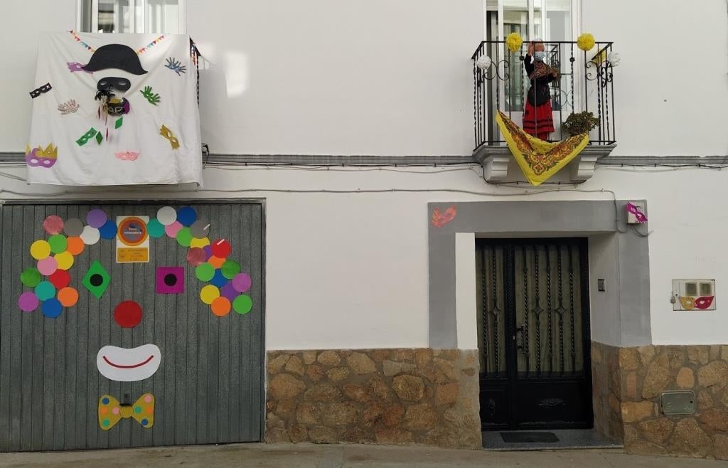 Adornar las ventanas y fachadas de carnaval tiene premio