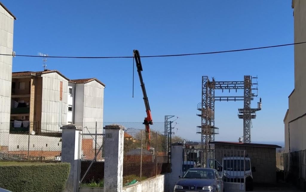 Empieza el desmontaje de la vieja subestación eléctrica de Jaraíz