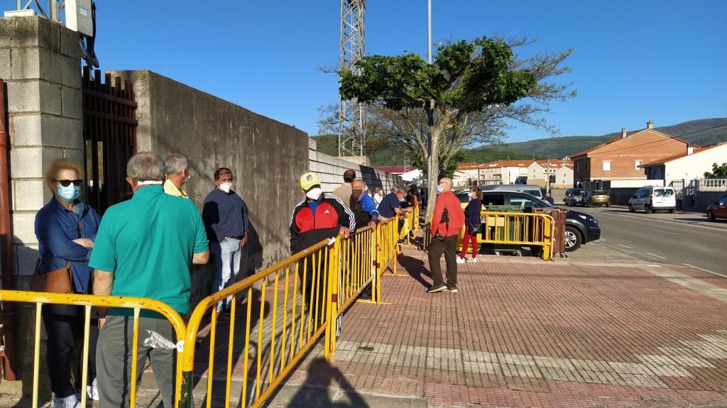 Convocatoria sin cita de vacunación covid-19 el viernes en el polideportivo municipal