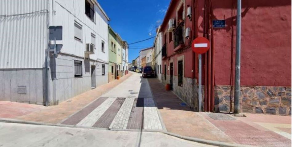 Las calles Barrio del Matadero y Barrio del Salobrar estrenan pavimento y acerado