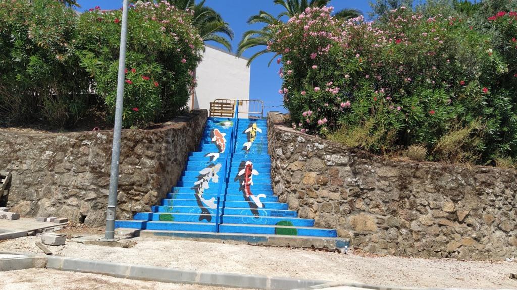 Las escalinatas pintadas con los peces koi. /M.D.CRUZ