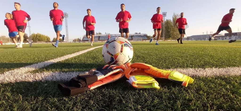 El 80 por ciento de los integrantes de la plantilla del Jaraíz son jugadores locales