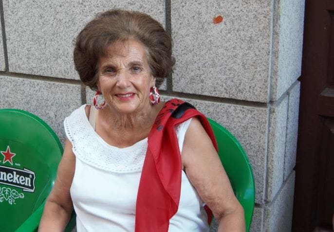Doña Marti en unas recientes ferias y fiestas del Tabaco y Pimiento viendo los pasacalles de los encierros. /P.D.SAMINO