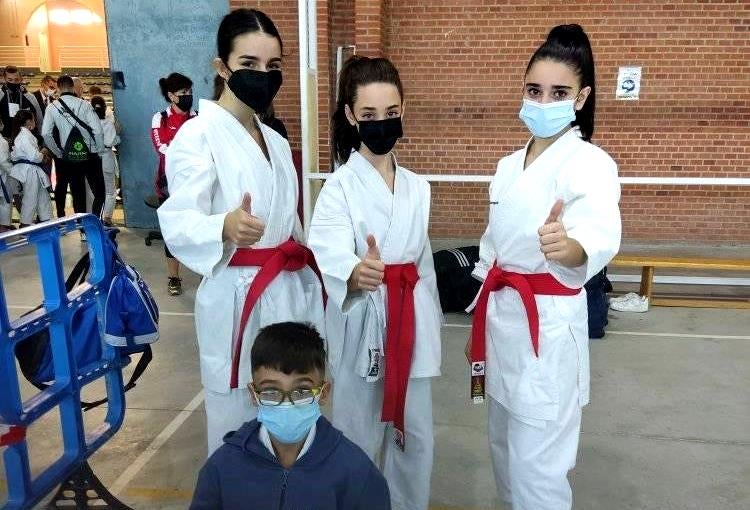El Club de Karate Jaraíz conquista media docena de medallas en el Internacional de Mora