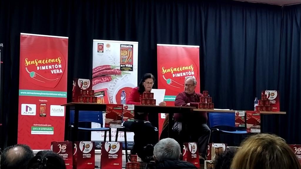 La Casa de la Cultura se llena de 'palabras con pimiento'