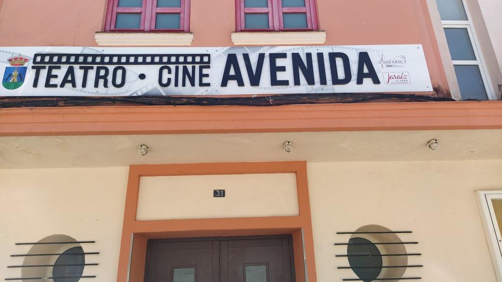 Teatro-cine Avenida, que volerá proyectar cine comercial de estreno. 