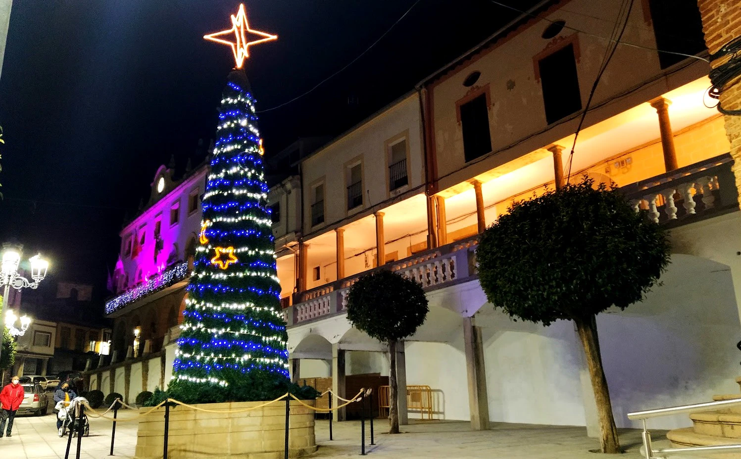 El Ayuntamiento convoca un concurso navideño de escaparates