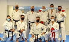 La selección extremeña de karate de veteranos se entrena en Jaraíz