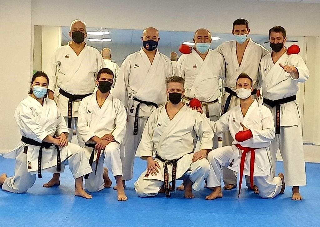 La selección extremeña de karate de veteranos se entrena en Jaraíz
